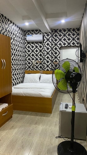 Chukzie Suites & Apartments