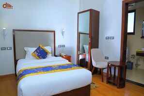 Minibar, iron/ironing board, free WiFi, bed sheets
