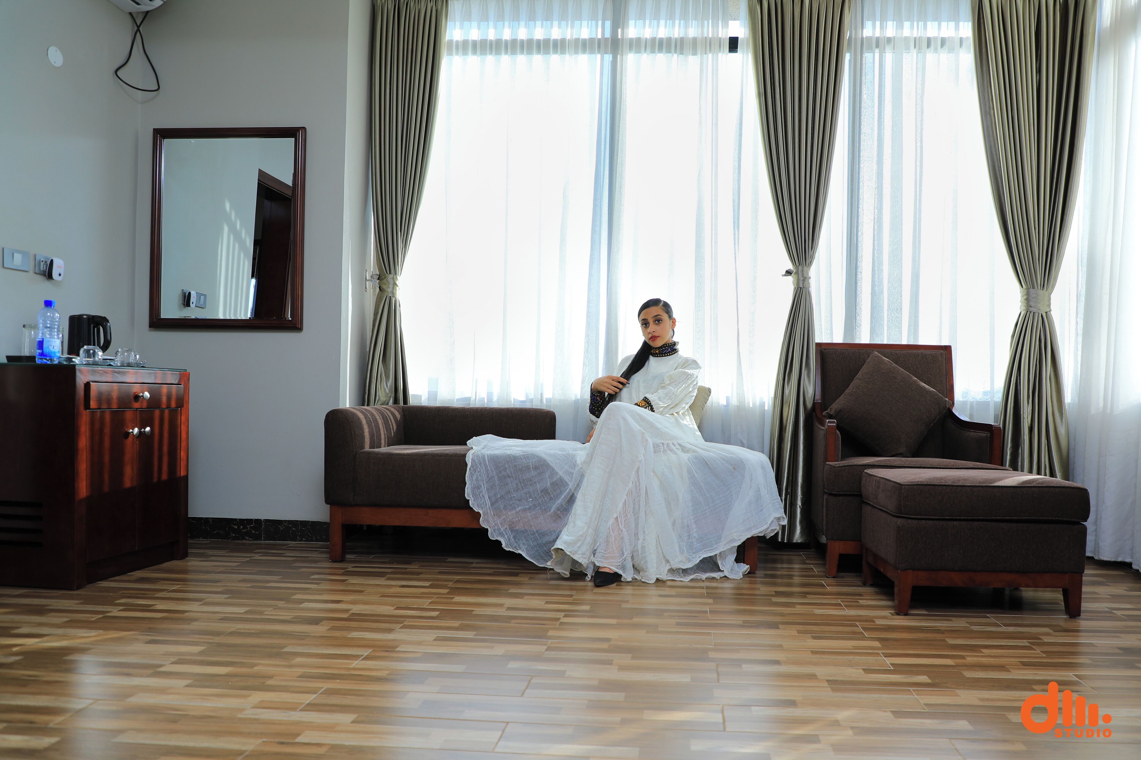 executive suite | living area | lcd tv