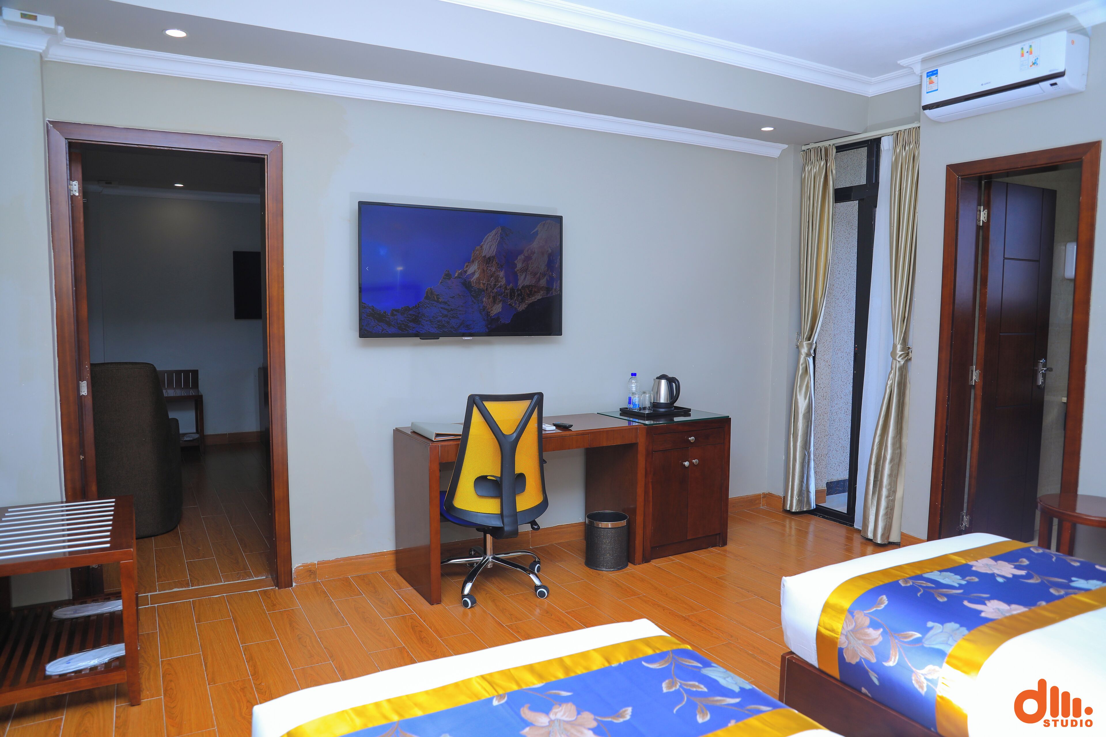 standard twin room | minibar, iron/ironing board, free wifi, bed sheets