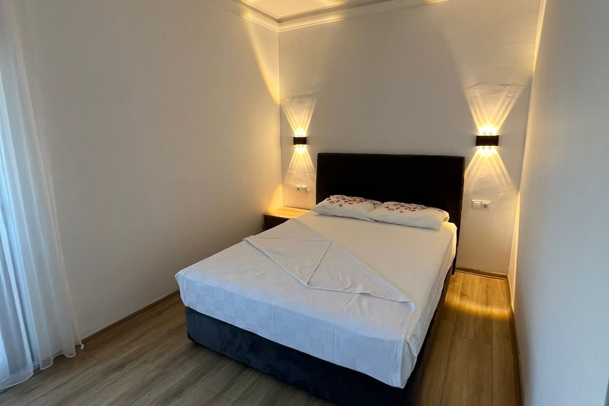 classic single room | premium bedding, select comfort beds, free minibar, laptop workspace