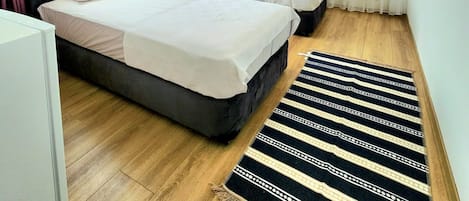 Standard Twin Room | Premium bedding, Select Comfort beds, free minibar, laptop workspace