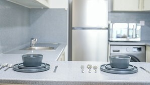 Comfort-Studio | Eigene Küche | Kühlschrank, Mikrowelle, Ofen, Herdplatte