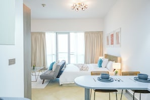 Room -  Yogi - Serene Romance in a Stylish Studio with City Views (Dubai)