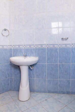 Bureau, draps fournis