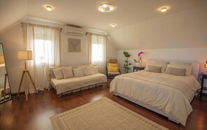 1 bedroom, blackout curtains, free WiFi, bed sheets - Vineyard cottage Jelenov hrib (Smarjeske Toplice)
