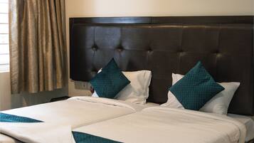 1 bedroom, individually furnished, desk, laptop workspace