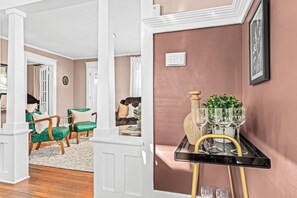 TV connectée, livres, espaces bureaux