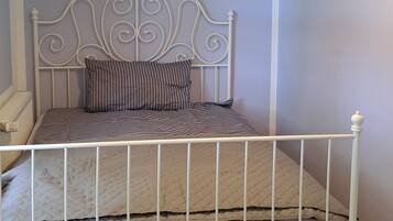 1 bedroom, travel crib, free WiFi, bed sheets