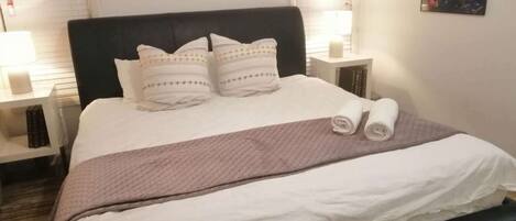 3 soverom, skrivebord, strykejern/-brett og wi-fi