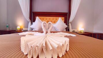 Desk, bed sheets