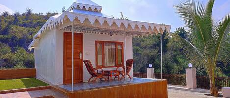 Tenda de campanya Comfort | Escriptori i roba de llit