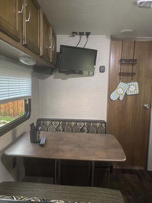 Interior - Keystone Sunnydale Mini RV (Winchester)