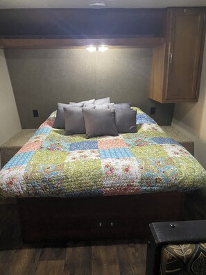 Room - Keystone Sunnydale Mini RV (Winchester)