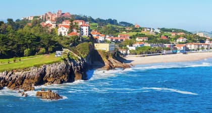 The willow tree house - Hidden in the perfect spot.