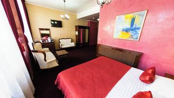 Executive Double Room Single Use, 1 King Bed, City View | Frette Italian sheets, premium bedding, minibar, desk
