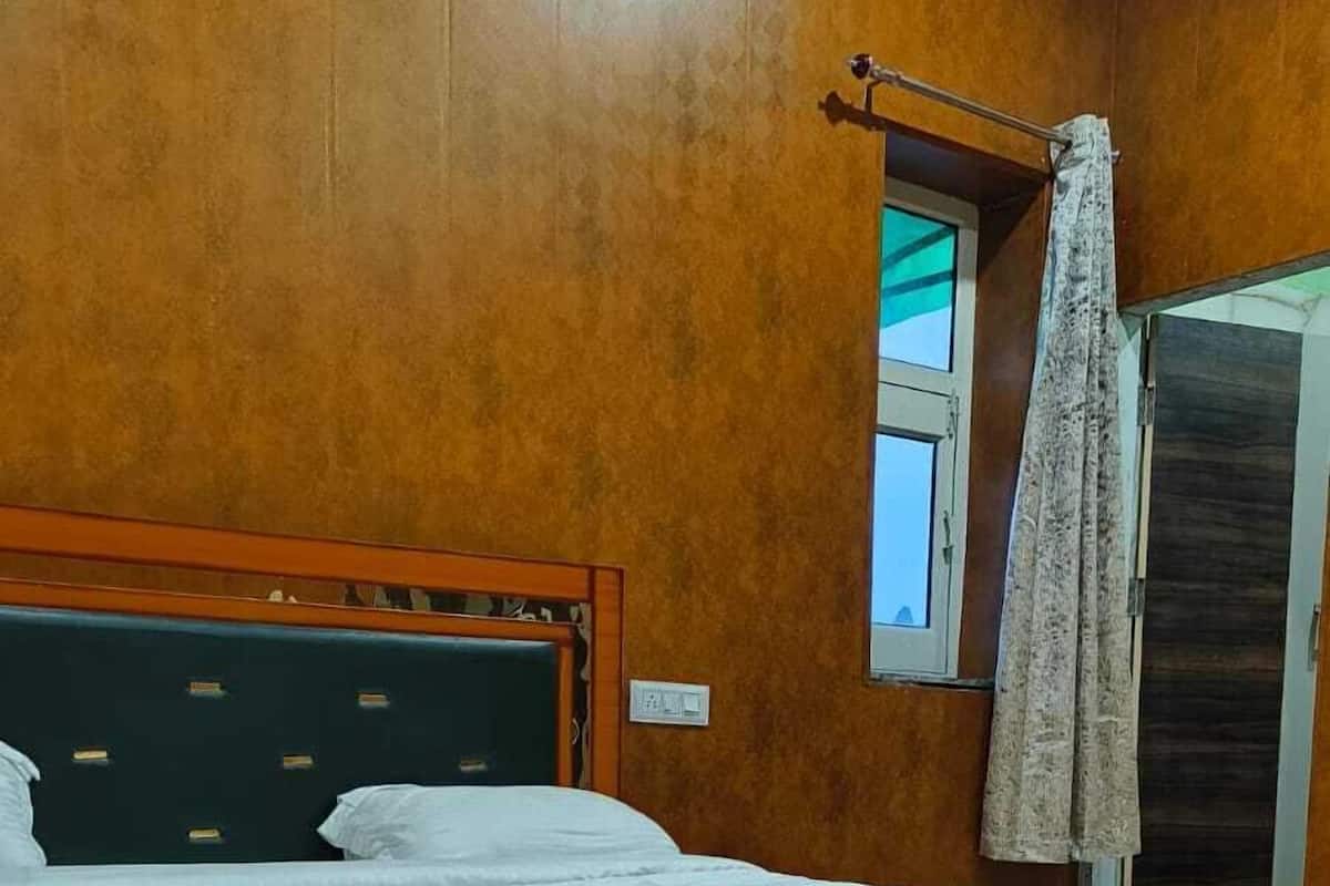 Deluxe Double Room | 5 bedrooms, free WiFi