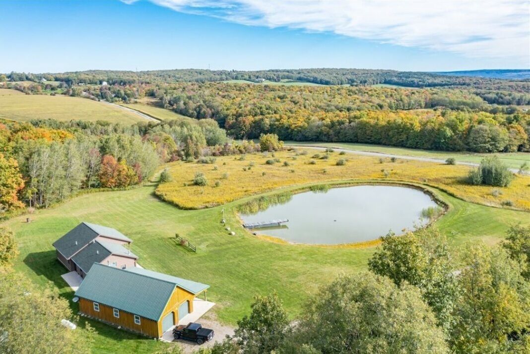 Nunda Getaway with valley views. 15 minutes to Letchworth Park. Pet-Friendly!