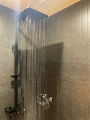 Bruser, håndklæder, Sæbe, Toiletpapir