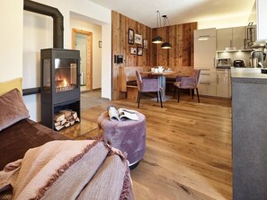 Smart-TV, Kamin, Stereoanlage