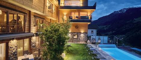 Piscine extérieure, piscine chauffée