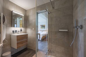 Badewanne, Haartrockner