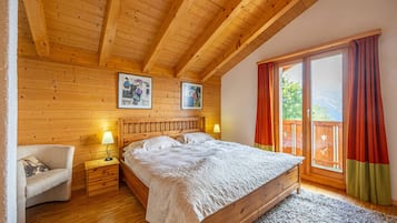 4 bedrooms, free WiFi, bed sheets