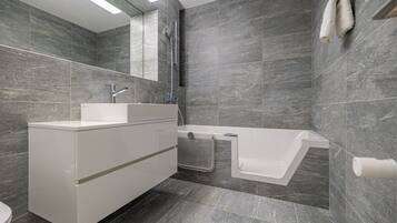Badewanne, Haartrockner