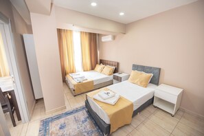 Standaard appartement | Een bureau, een strijkplank/strijkijzer, gratis wifi, beddengoed