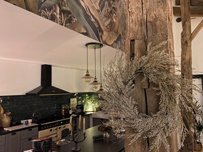 Private kitchen - Restored Farmhouse that sleeps 16 people with large pool, or ideal for Christmas (Margueron)