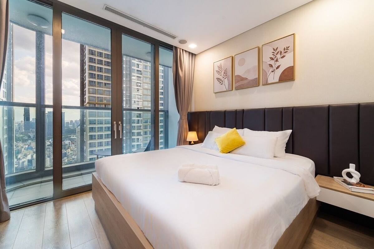 Deluxe Apartment, 1 Bedroom, Balcony, City View | Premium bedding, Select Comfort beds, desk, laptop workspace