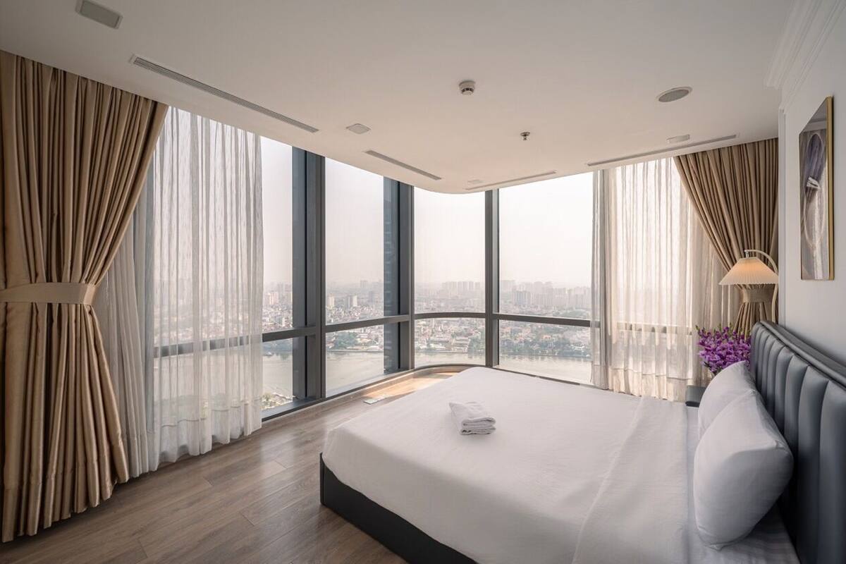 Deluxe Apartment, 4 Bedrooms, Balcony, River View | Premium bedding, Select Comfort beds, desk, laptop workspace