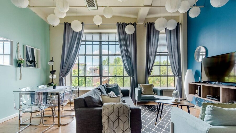 ASK FOR Discount-hip Vibrant 2BR Parking Wifi