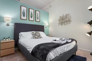 Apartment | 2 bedrooms - 2 Bedroom Hip Apartment, Apple TV, Fast Wifi (Durham)