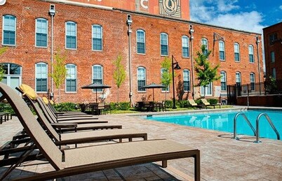 2 Bedroom Historic Brick Getaway with Wifi