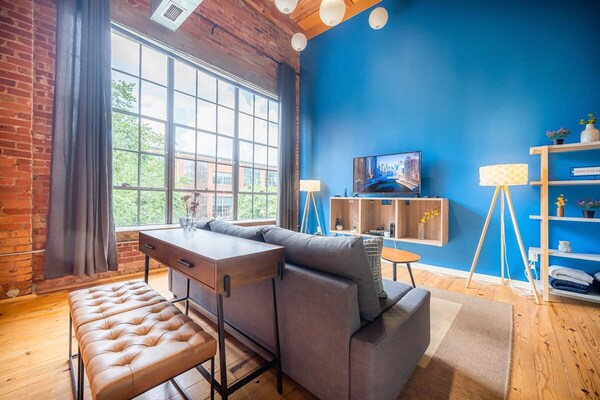 2 Bedroom Historic Brick Getaway With Wifi - Duke University, Durham