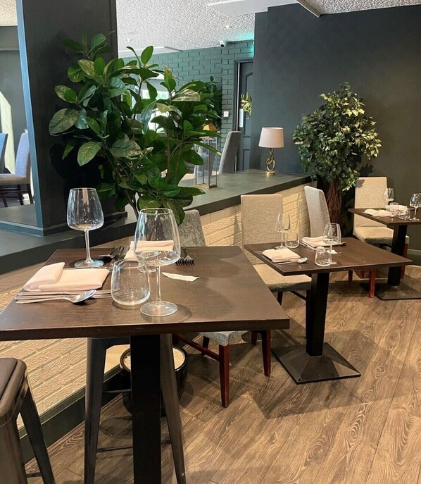 Serveert ontbijt en diner