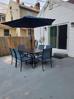 Outdoor dining
