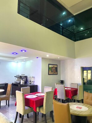 Restaurant - Villa Destel  (Lekki)