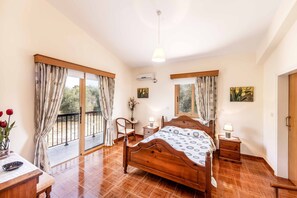 4 bedrooms, WiFi, bed sheets
