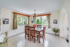 Dining - Villa Arkadia by Ezoria Villas (Peyia)