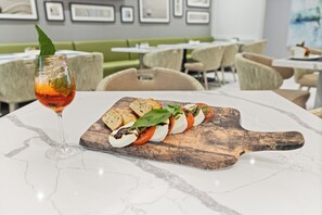 Breakfast and dinner served  - EVEN Hotel Austin Uptown near the Domain by IHG (Austin)