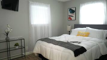 3 bedrooms, iron/ironing board, WiFi, bed sheets