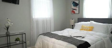 3 bedrooms, iron/ironing board, WiFi, bed sheets