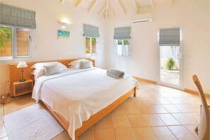 3 bedrooms, desk, WiFi, wheelchair access