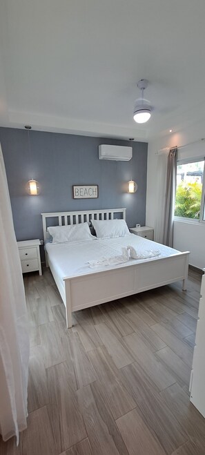 5 bedrooms, iron/ironing board, WiFi, bed sheets