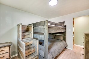 5 chambres, bureau, fer et planche à repasser, Wi-Fi