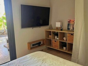 1 bedroom, iron/ironing board, travel cot, free WiFi