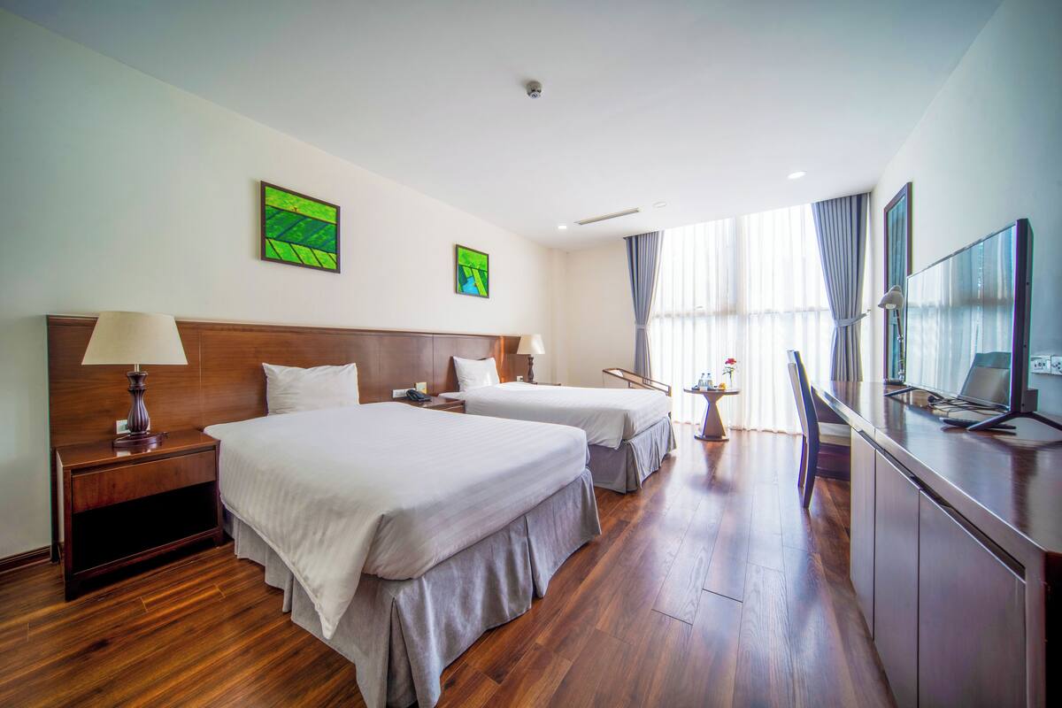 Ropa de cama de alta calidad y minibar 