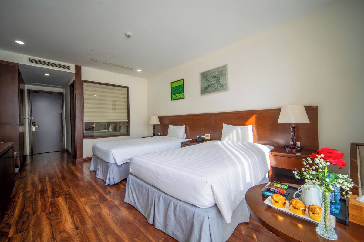 Ropa de cama de alta calidad y minibar 